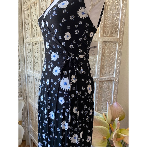 NWT Forever 21 ditzy daisy faux wrap midi dress - Picture 2 of 3